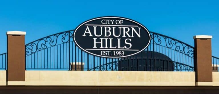 image of sign that says "City of Auburn Hills"